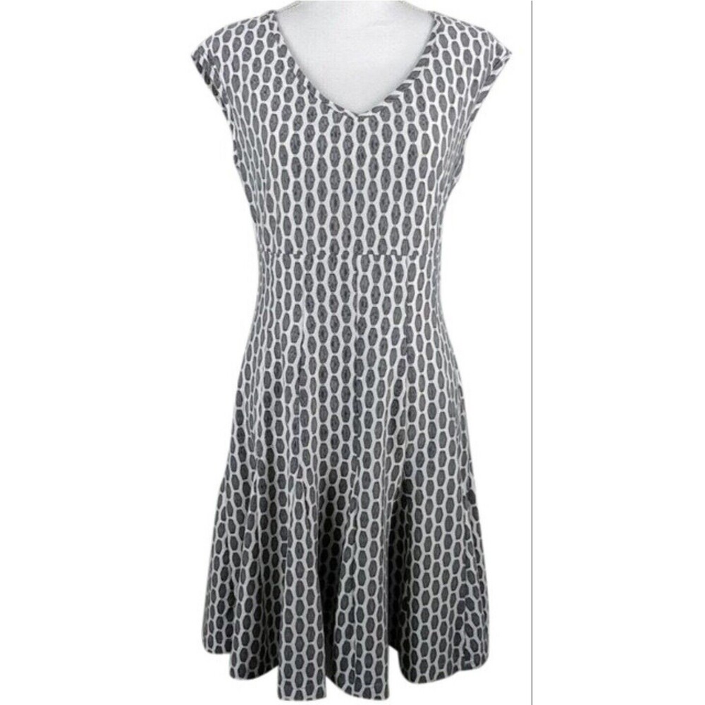 TAYLOR WOMENS SIZE 10 COCKTAIL DRESS FIT AND FLARE, V-NECK, WHITE AND GRAY gw